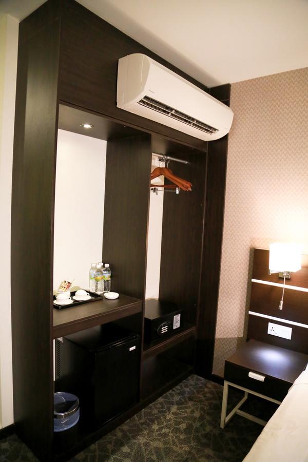 K Garden Hotel Parit Buntar Exterior foto