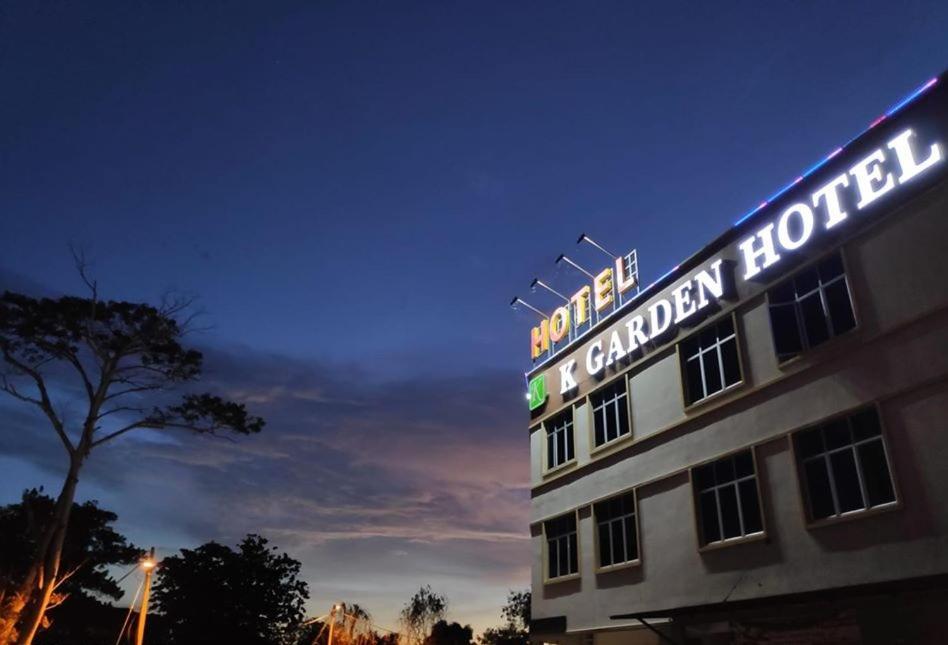 K Garden Hotel Parit Buntar Exterior foto